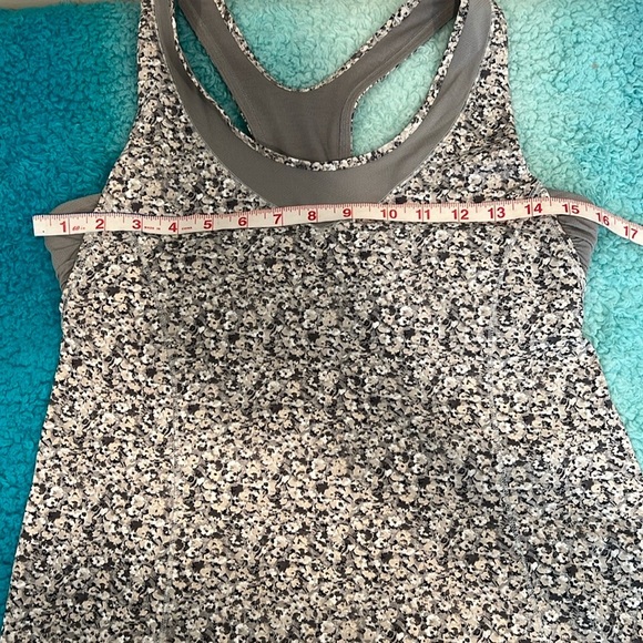 š„Lululemon Gray Patterned Women's Tank Topš„ - Picture 5 of 5